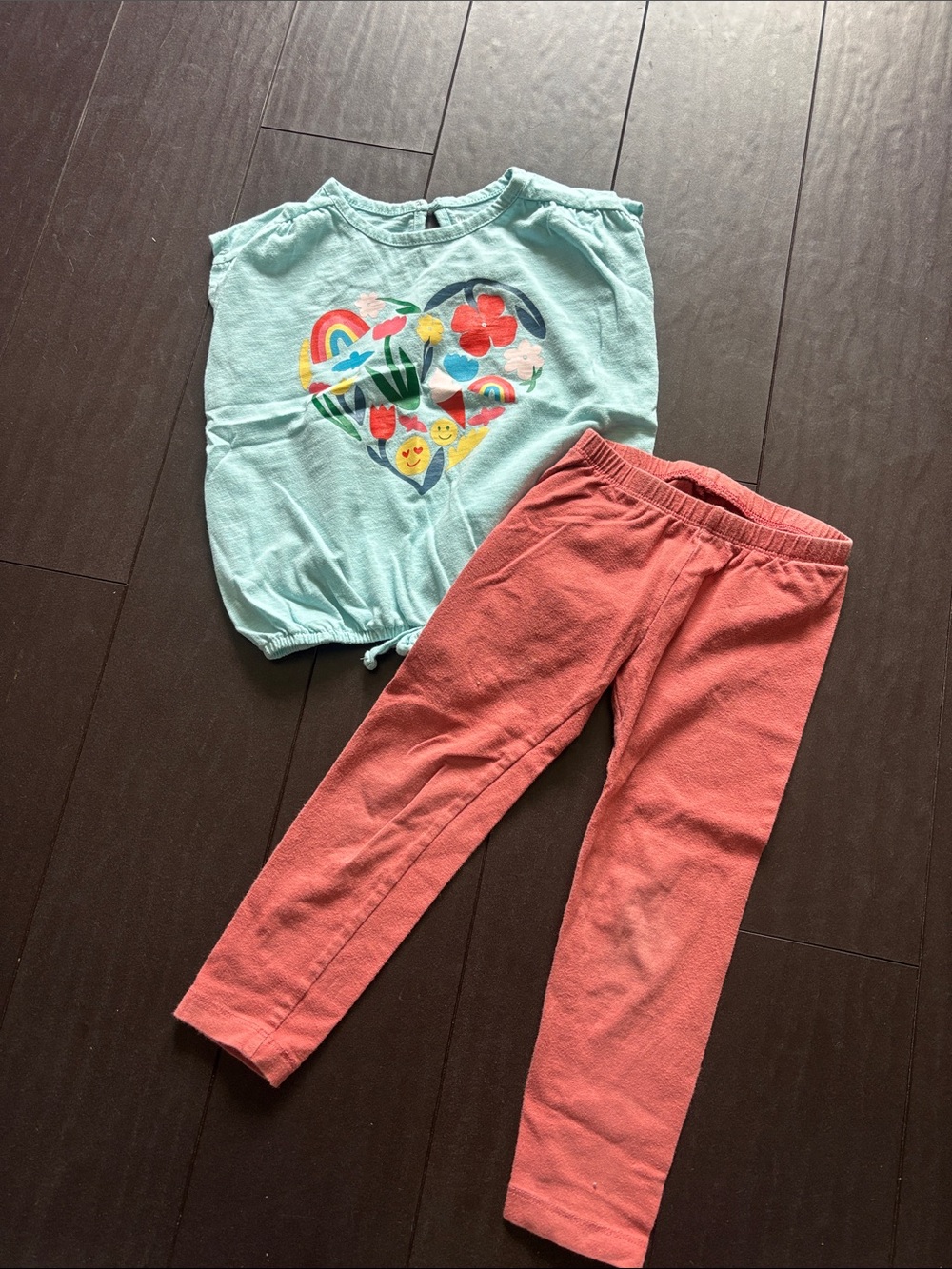 Old Navy Mint Green Heart Graphic Top with Coral Pink Leggings